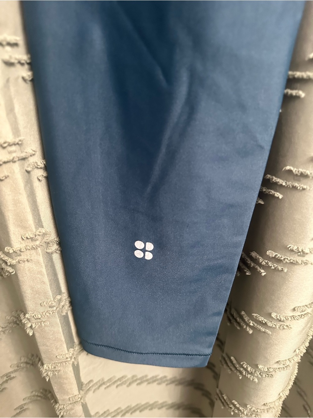 sweaty betty leggings. Condition is Pre-owned. 
Sweaty Betty 7/8 length 
Size m - Picture 7 of 7